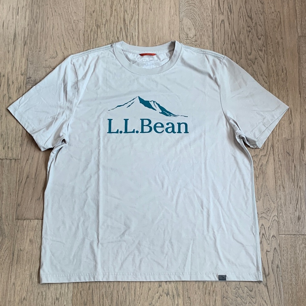 NWOT L.L. Bean Men's Cream Crewneck Tee with Teal Mountain Logo Size Large